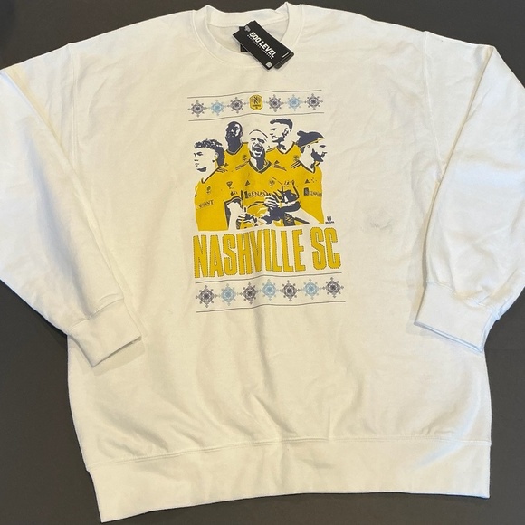 500 Level Tops - Nashville SC Holiday ’23 White Graphic Crewneck Sweatshirt Size L NWT